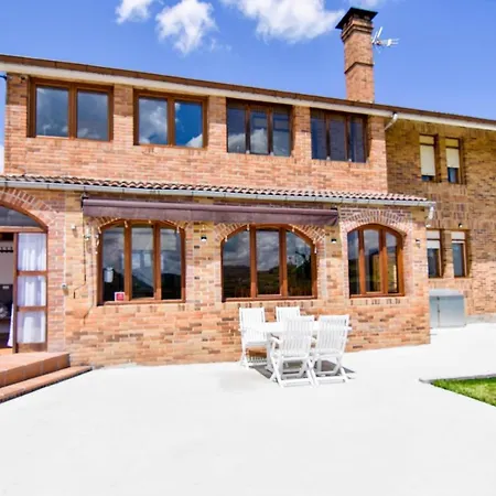 Castro Vizmaya, Comoda Y Amplia Planta Baja Con Jardin Cerca De Todo Prázdninový dům *