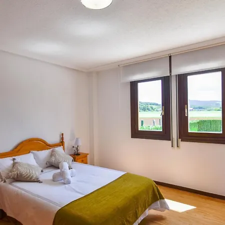 Castro Vizmaya, Comoda Y Amplia Planta Baja Con Jardin Cerca De Todo Prázdninový dům Entrambasaguas (Entrambasaguas)