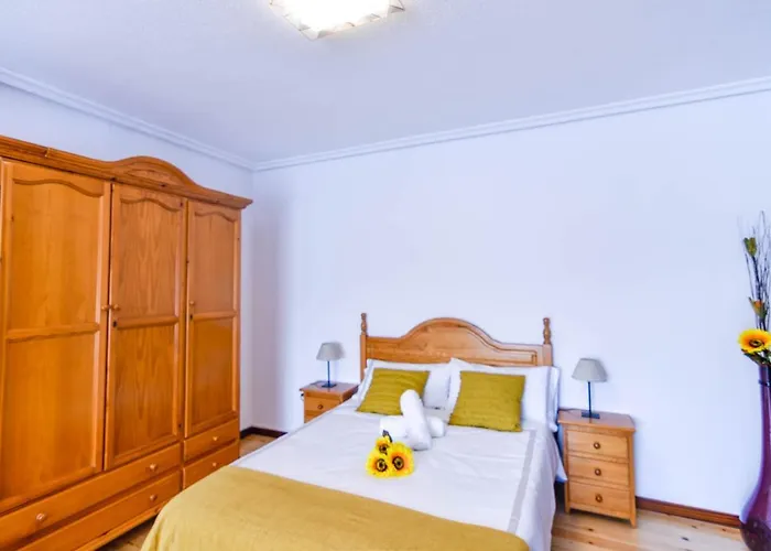 Castro Vizmaya, Comoda Y Amplia Planta Baja Con Jardin Cerca De Todo