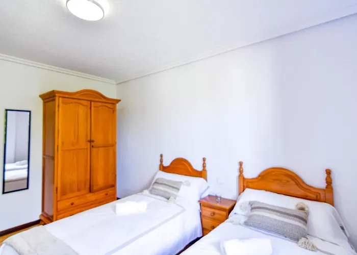 Castro Vizmaya, Comoda Y Amplia Planta Baja Con Jardin Cerca De Todo