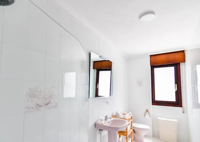 Castro Vizmaya, Comoda Y Amplia Planta Baja Con Jardin Cerca De Todo *