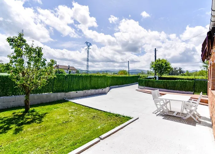 Castro Vizmaya, Comoda Y Amplia Planta Baja Con Jardin Cerca De Todo * Entrambasaguas (Entrambasaguas)